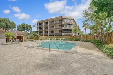 This beautiful 2-bedroom, 2-bathroom condo offers a spacious 1 on Fountains Golf and Country Club in Florida - for sale on GolfHomes.com, golf home, golf lot