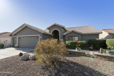 Lovely 1BR plus den w/Murphy bed Sedona model on the walking on Oakwood Golf Club  in Arizona - for sale on GolfHomes.com, golf home, golf lot