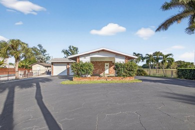 INVESTORS DREAM!! INCREDIBLE AND RARE OPPORTUNITY TO RENOVATE on Lake Worth Municipal Golf Course in Florida - for sale on GolfHomes.com, golf home, golf lot