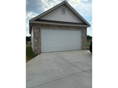 Gorgeous like-new home, built in 2024, offering 4 bedrooms, 3 on Headland Country Club in Alabama - for sale on GolfHomes.com, golf home, golf lot