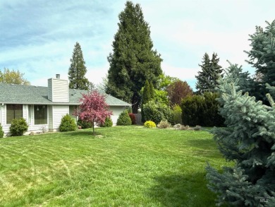 Rare Find! Eagle Ranch 'Cream Puff'  well maintained, roomy on Eagle Hills Golf Course in Idaho - for sale on GolfHomes.com, golf home, golf lot