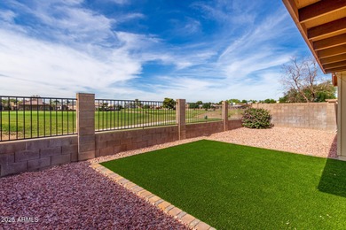 Golf Course 3 bedroom, 2 bath home with bonus room in Peoria! on Country Meadows Golf Club in Arizona - for sale on GolfHomes.com, golf home, golf lot
