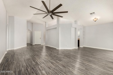 Golf Course 3 bedroom, 2 bath home with bonus room in Peoria! on Country Meadows Golf Club in Arizona - for sale on GolfHomes.com, golf home, golf lot