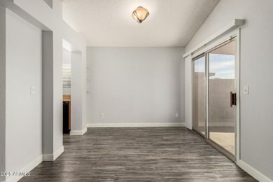 Golf Course 3 bedroom, 2 bath home with bonus room in Peoria! on Country Meadows Golf Club in Arizona - for sale on GolfHomes.com, golf home, golf lot