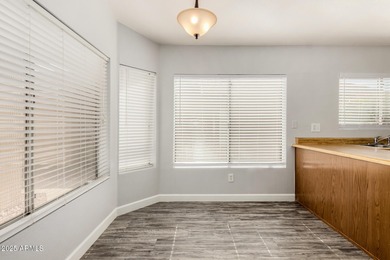 Golf Course 3 bedroom, 2 bath home with bonus room in Peoria! on Country Meadows Golf Club in Arizona - for sale on GolfHomes.com, golf home, golf lot