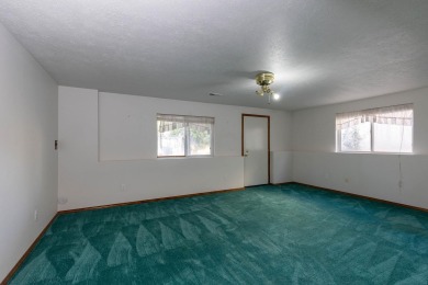 Bring your vision to this 4-bed, 3-bath rancher with a full on Meadow Wood Golf Course in Washington - for sale on GolfHomes.com, golf home, golf lot