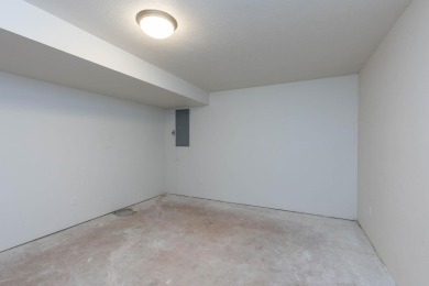 Bring your vision to this 4-bed, 3-bath rancher with a full on Meadow Wood Golf Course in Washington - for sale on GolfHomes.com, golf home, golf lot