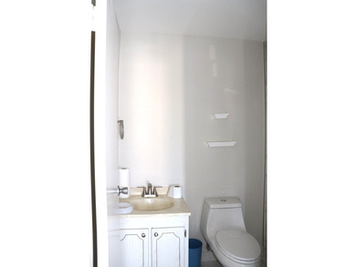 Opportunity knocks in Kings Point Resort! This 1-bedroom, 1 on Kings Point Golf -Flanders Way in Florida - for sale on GolfHomes.com, golf home, golf lot