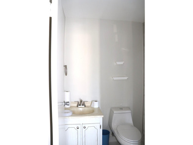 Opportunity knocks in Kings Point Resort! This 1-bedroom, 1 on Kings Point Golf -Flanders Way in Florida - for sale on GolfHomes.com, golf home, golf lot