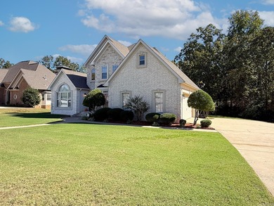 Located in the desirable Greystone neighoborhood, this stylish & on Greystone Country Club in Arkansas - for sale on GolfHomes.com, golf home, golf lot