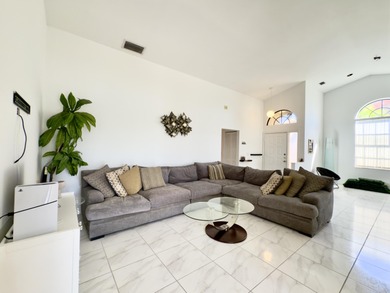 This beautiful 3-bedroom, 2-bath villa is a must-see--priced to on Aberdeen Golf and Country Club in Florida - for sale on GolfHomes.com, golf home, golf lot