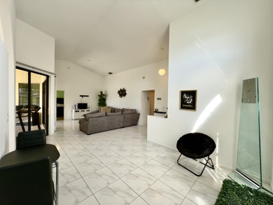 This beautiful 3-bedroom, 2-bath villa is a must-see--priced to on Aberdeen Golf and Country Club in Florida - for sale on GolfHomes.com, golf home, golf lot