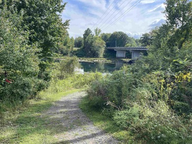 Brand New Exterior Paint completed April 2025! Adorable River on Riverland Country Club in Arkansas - for sale on GolfHomes.com, golf home, golf lot