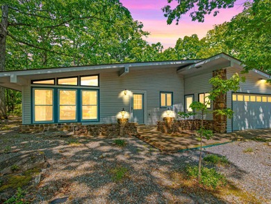 Across the street from DeSoto Lake! This charming 3-bedroom on DeSoto Golf Course in Arkansas - for sale on GolfHomes.com, golf home, golf lot