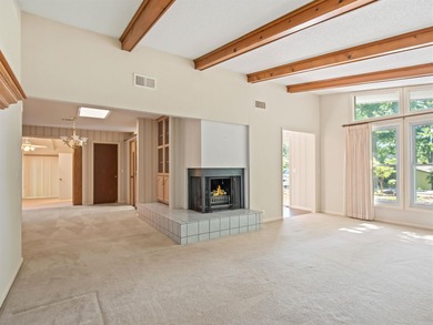 Across the street from DeSoto Lake! This charming 3-bedroom on DeSoto Golf Course in Arkansas - for sale on GolfHomes.com, golf home, golf lot