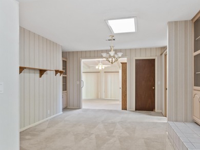 Across the street from DeSoto Lake! This charming 3-bedroom on DeSoto Golf Course in Arkansas - for sale on GolfHomes.com, golf home, golf lot