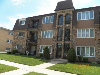 Great 1st floor condo perfect for convenience, and great on Stony Creek Golf Course in Illinois - for sale on GolfHomes.com, golf home, golf lot