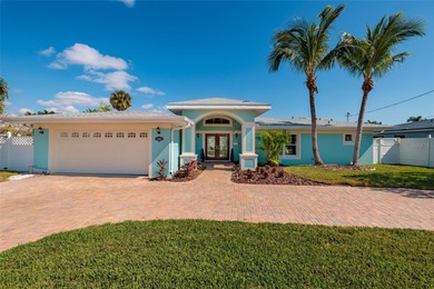 WELCOME TO PARADISE....e live the waterfront lifestyle bring on Pasadena Yacht and Country Club in Florida - for sale on GolfHomes.com, golf home, golf lot