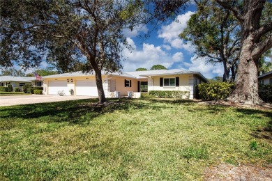 Under contract-accepting backup offers. One or more photo(s) has on Palm Aire Country Club of Sarasota in Florida - for sale on GolfHomes.com, golf home, golf lot
