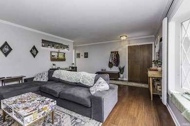 This inviting ranch-style home offers a great layout with a on Muncie Elks Country Club in Indiana - for sale on GolfHomes.com, golf home, golf lot