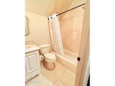 Excellent, well cared for home located on a corner lot in on Reunion Golf Club in Mississippi - for sale on GolfHomes.com, golf home, golf lot