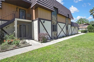 This charming pet-friendly 2-bedroom, 2-bathroom condo is a on Sugarmill Woods Golf and Country Club in Florida - for sale on GolfHomes.com, golf home, golf lot