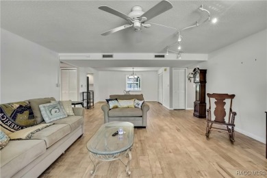 This charming pet-friendly 2-bedroom, 2-bathroom condo is a on Sugarmill Woods Golf and Country Club in Florida - for sale on GolfHomes.com, golf home, golf lot