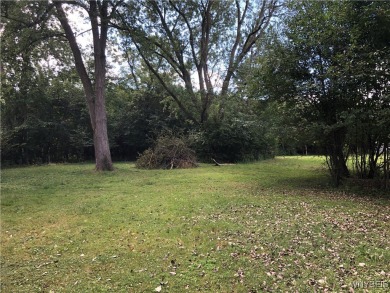 *TINY HOUSE* - 1 BEDROOM BUNGALOW RANCH - LOW TAXES - SO MUCH on Beaver Island State Park Golf Course in New York - for sale on GolfHomes.com, golf home, golf lot