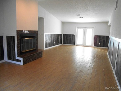 GREAT 4/2 HOME CLOSE TO TOWN IN CRYSTAL RIVER! INVESTORS...SHORT on Plantation Inn and Golf Resort  in Florida - for sale on GolfHomes.com, golf home, golf lot