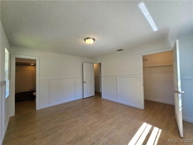 GREAT 4/2 HOME CLOSE TO TOWN IN CRYSTAL RIVER! INVESTORS...SHORT on Plantation Inn and Golf Resort  in Florida - for sale on GolfHomes.com, golf home, golf lot