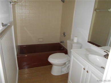 GREAT 4/2 HOME CLOSE TO TOWN IN CRYSTAL RIVER! INVESTORS...SHORT on Plantation Inn and Golf Resort  in Florida - for sale on GolfHomes.com, golf home, golf lot