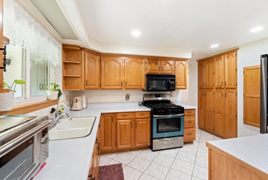 55+ GOLF COURSE LIVING . BACKING TO GREENBELT . MAJOR UPDATES on Panorama Village Golf Course in California - for sale on GolfHomes.com, golf home, golf lot