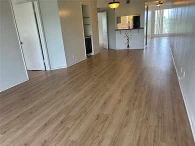 Stunning 2 Bedroom, 2 Bath Corner Unit in Breezes at Palm Aire! on Palm-Aire Country Club and Resort - Palms in Florida - for sale on GolfHomes.com, golf home, golf lot