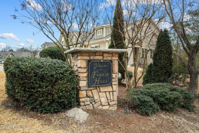 PRISTINE PINEHURST TOWNHOME close to golf, PCC, and the Village on Pinehurst Resort and Country Club in North Carolina - for sale on GolfHomes.com, golf home, golf lot