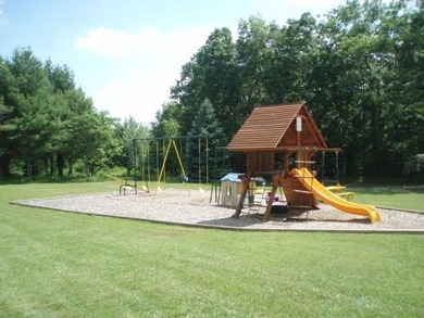 Great 3 bedroom, 2 bath home, great mountain top community! It on Skyland Lakes Golf Course in Virginia - for sale on GolfHomes.com, golf home, golf lot