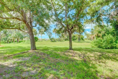 ENJOY the beauty and comfortable flow of this well planned on Pinemoor West Golf Club in Florida - for sale on GolfHomes.com, golf home, golf lot