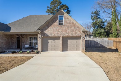 Beautiful and well maintained home located in a quiet culdesac on Big Oaks Golf Club in Mississippi - for sale on GolfHomes.com, golf home, golf lot