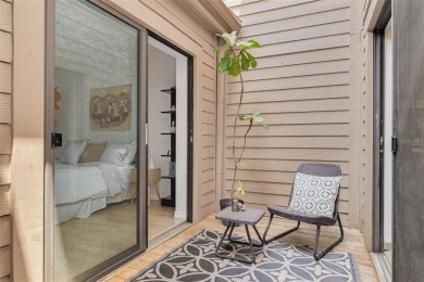 EXQUISITELY REMODELED two-story townhome in the heart of the on East Lake Woodlands Country Club in Florida - for sale on GolfHomes.com, golf home, golf lot