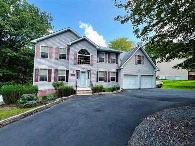 OPEN HOUSE 10/13, 1 - 3 pm.  Lg Home on Private Lot priced on Pinecrest Lake Golf and Country Club in Pennsylvania - for sale on GolfHomes.com, golf home, golf lot