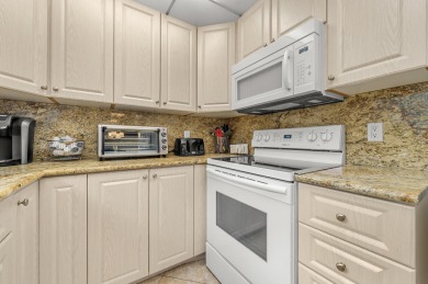 Welcome to this well-maintained 55+ unit In Kings Point Gated on Kings Point Golf -Flanders Way in Florida - for sale on GolfHomes.com, golf home, golf lot
