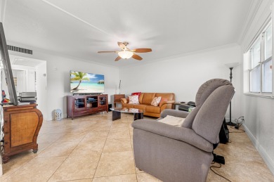 Welcome to this well-maintained 55+ unit In Kings Point Gated on Kings Point Golf -Flanders Way in Florida - for sale on GolfHomes.com, golf home, golf lot