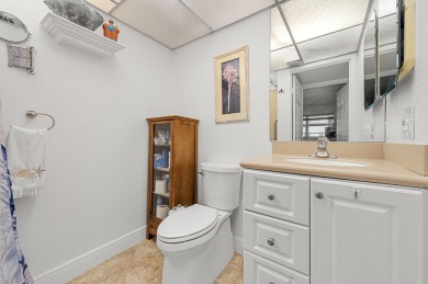 Welcome to this well-maintained 55+ unit In Kings Point Gated on Kings Point Golf -Flanders Way in Florida - for sale on GolfHomes.com, golf home, golf lot