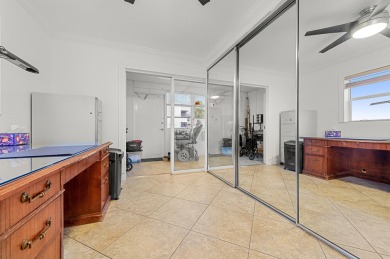 Welcome to this well-maintained 55+ unit In Kings Point Gated on Kings Point Golf -Flanders Way in Florida - for sale on GolfHomes.com, golf home, golf lot