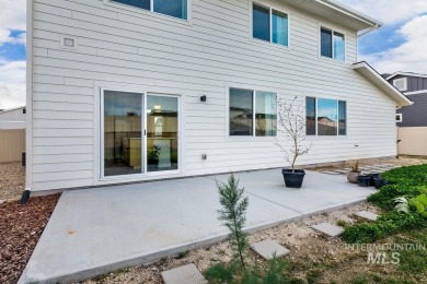 Built in 2023 and meticulously maintained by one owner, this on Hunters Point Golf Club in Idaho - for sale on GolfHomes.com, golf home, golf lot