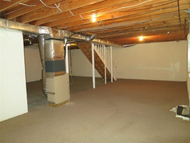 Located in a small quaint subdivision in the heart of Bowling on CrossWinds Golf Course in Kentucky - for sale on GolfHomes.com, golf home, golf lot
