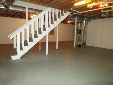 Located in a small quaint subdivision in the heart of Bowling on CrossWinds Golf Course in Kentucky - for sale on GolfHomes.com, golf home, golf lot