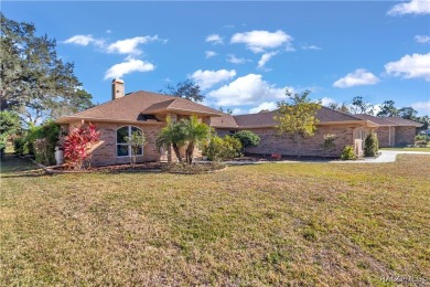 *LISTED UNDER APPRAISAL VALUE* Welcome to this recently updated on Glen Abbey Golf Club in Florida - for sale on GolfHomes.com, golf home, golf lot