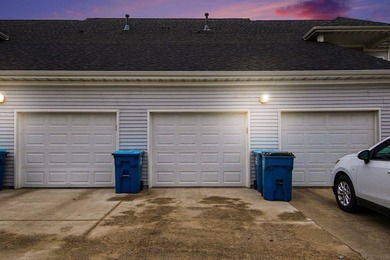 Beautifully updated 2-bedroom, 2-bath corner unit condo in the on The Course at Aberdeen in Indiana - for sale on GolfHomes.com, golf home, golf lot