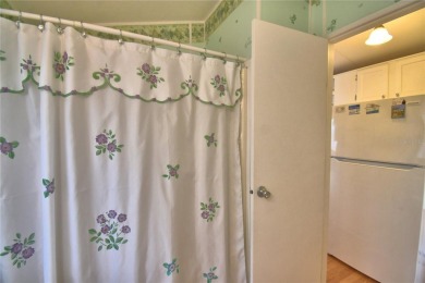 BEAUTIFUL WELL-MAINTAINED FLORIDA GETAWAY OR FULL-TIME LIVING in on Southern Dunes Golf and Country Club in Florida - for sale on GolfHomes.com, golf home, golf lot