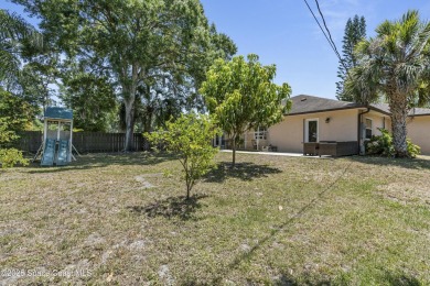 *SELLER OFFERING $10k @ CLOSING!* Charming 4 bedroom, 2.5 bath on Rockledge Country Club in Florida - for sale on GolfHomes.com, golf home, golf lot